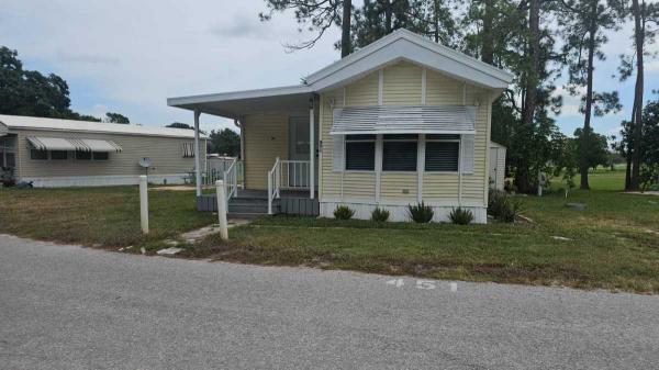 Photo 1 of 2 of home located at 20005 Us Hwy 27 Lot 451 Clermont, FL 34715