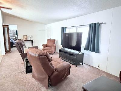Photo 5 of 33 of home located at 138 Vance Ct Henderson, NV 89074