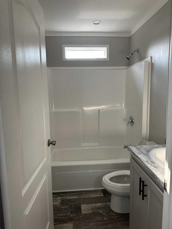 2022 Skyline 0250SKPLH-1660-22001 (ROYAL) Manufactured Home