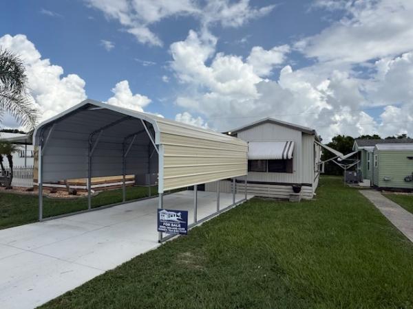 Photo 1 of 2 of home located at 115 Sunny Pines Drive Sebring, FL 33870