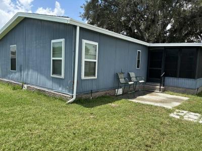Photo 2 of 28 of home located at 703 Putter Ct Plant City, FL 33565