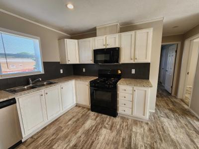 Photo 5 of 31 of home located at 3621 Hawthorne Street #578 Clarkston, MI 48348