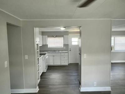 Photo 4 of 14 of home located at 64Tower Manor Cir E Auburndale, FL 33823