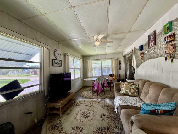 Rama FLMHS CC OXFORD Mobile Home