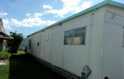 Photo 4 of 8 of home located at 508 44th Ave. E. Lot K-49 Bradenton, FL 34203