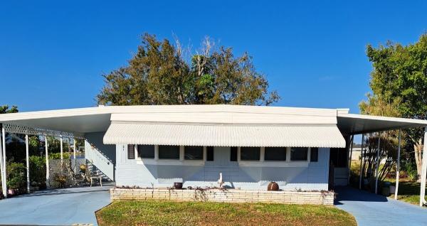 Photo 1 of 2 of home located at 620 57th Avenue West Bradenton, FL 34207