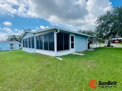 Photo 5 of 68 of home located at 9701 E Hwy 25 Lot 227 Belleview, FL 34420