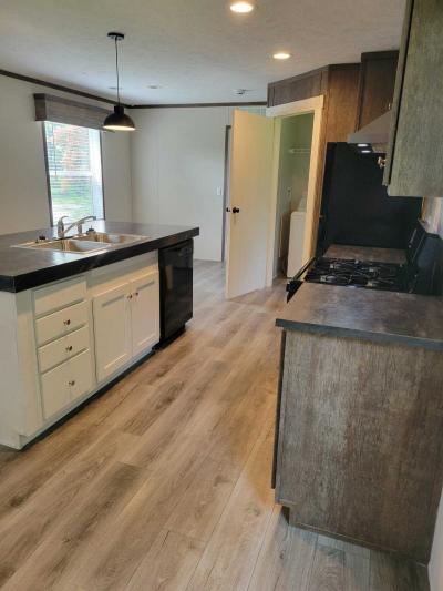 Photo 5 of 10 of home located at 408 Hudson Ave W Mankato, MN 56001