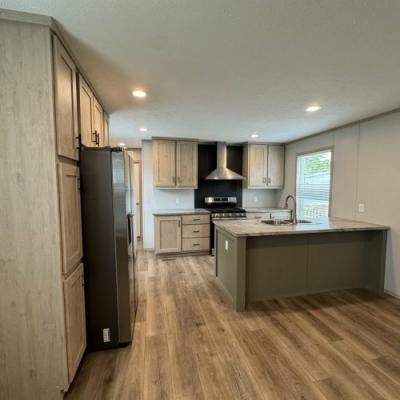 Photo 4 of 26 of home located at 27 Crestwood Drive #0124 Middletown, IN 47356