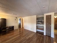 1980 Skyline Hillcrest Manufactured Home