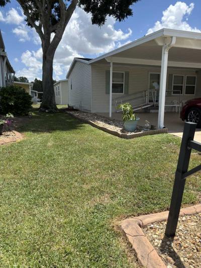 Photo 3 of 33 of home located at 3222 Sunset Oaks Dr. Plant City, FL 33563