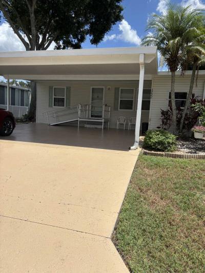Photo 4 of 33 of home located at 3222 Sunset Oaks Dr. Plant City, FL 33563