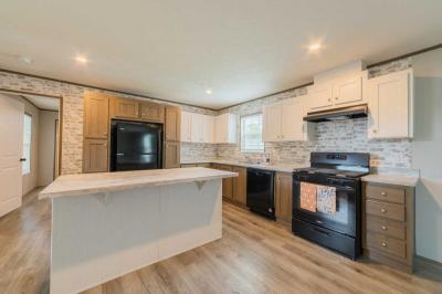 Photo 5 of 28 of home located at 17 Kingston Hastings, NE 68901