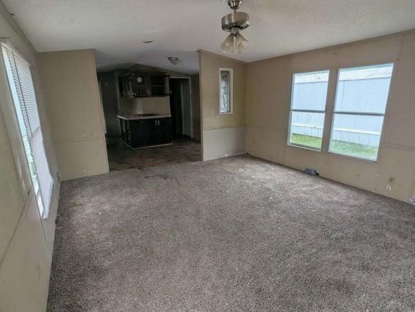 1990 Oakwood Mobile Home