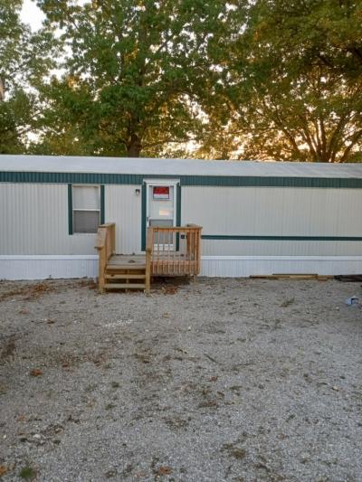 Photo 2 of 8 of home located at 52 Cypress Ln Reeds Spring, MO 65737
