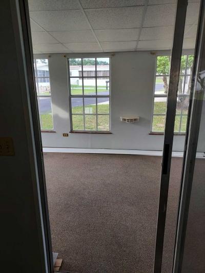 Photo 3 of 18 of home located at 192 Rainbow Ln W Dundee, FL 33838