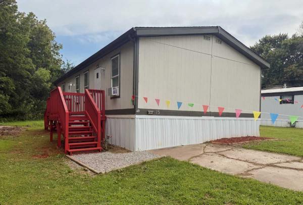 Photo 1 of 2 of home located at 777 E Yerby St #75 Marshall, MO 65340