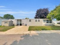 1981 Windsor 2BR CCKFB 1 3/4BA Manufactured Home