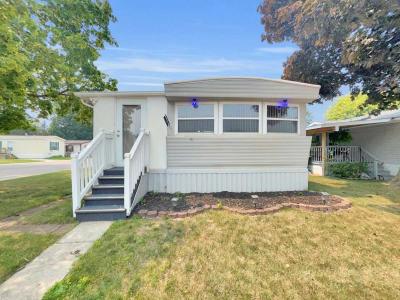 Photo 3 of 28 of home located at 228 Greenhill Drive White Lake, MI 48386