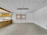 1981 Windsor 2BR CCKFB 1 3/4BA Manufactured Home