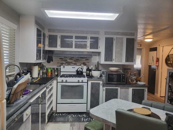 1983  GOLDEN WEST KINGSTON  Mobile Home