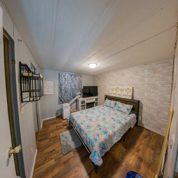1980 Sherwood Manufactured Home