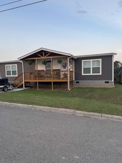 Photo 3 of 20 of home located at 125 Evelyn Jean Drive Clinton, TN 37716