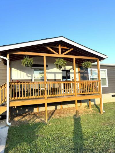 Photo 2 of 20 of home located at 125 Evelyn Jean Drive Clinton, TN 37716