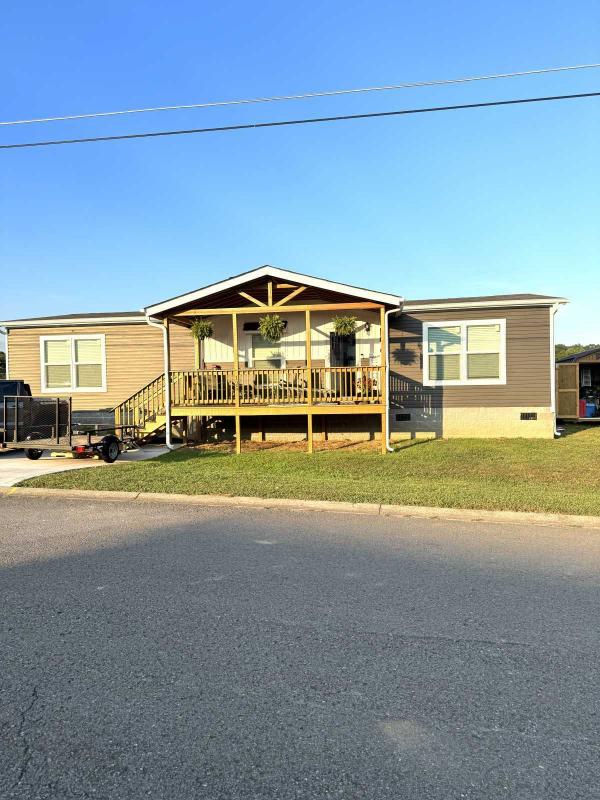 2024 Clayton Community 52R Manufactured Home