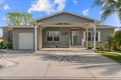 Photo 2 of 34 of home located at 913 W Norman Street Lady Lake, FL 32159