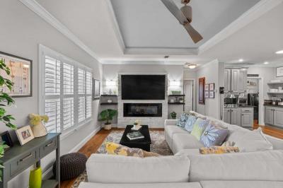 Photo 5 of 34 of home located at 913 W Norman Street Lady Lake, FL 32159
