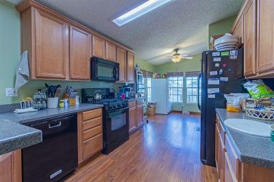 Photo 4 of 30 of home located at 140 Codyerin Dr. Henderson, NV 89074