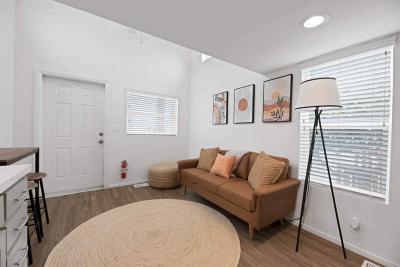 Photo 5 of 29 of home located at 568 5th Avenue Pacifica, CA 94044