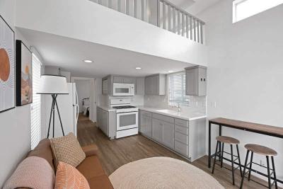 Photo 5 of 22 of home located at 568 5th Avenue Pacifica, CA 94044