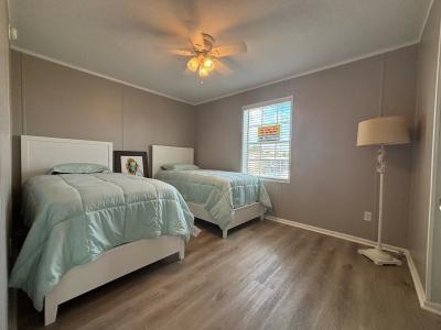 Photo 4 of 14 of home located at 2620 Pier Drive Ruskin, FL 33570