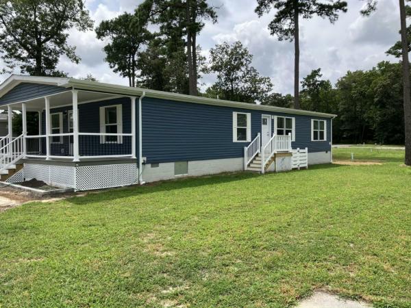 2025 Commodore Astro creations 3AS076-P 560AC99999M Manufactured Home