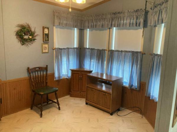 1993 Schult Dreamwood Manufactured Home