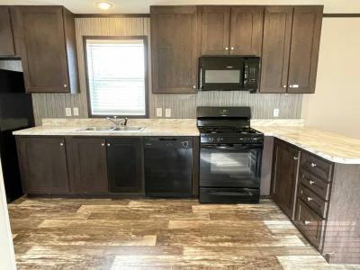 Photo 4 of 23 of home located at 613 Linda Lane Lynwood, IL 60411