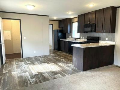Photo 5 of 23 of home located at 613 Linda Lane Lynwood, IL 60411