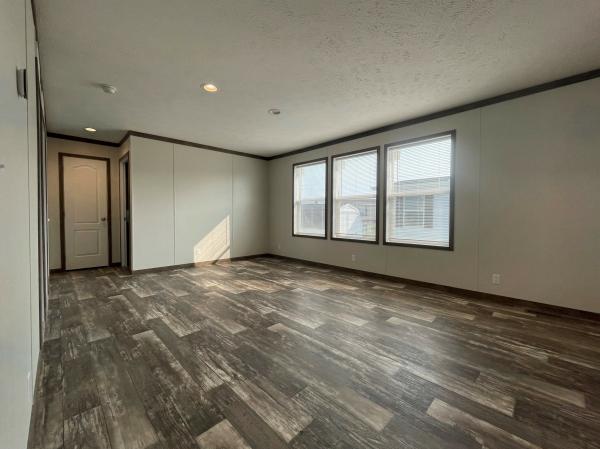 2023 Clayton 95PLH28523B Mobile Home