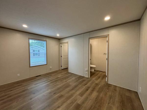 2025 Clayton Adrenaline 6016-4200 Manufactured Home
