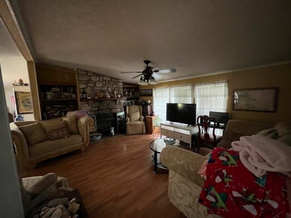 1997 Four Seasons 267  Home