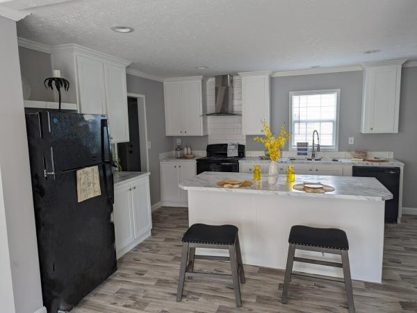 2025 Fleetwood 40 28563C  Home