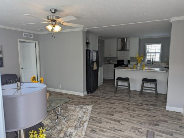 2025 Fleetwood 40 28563C  Home