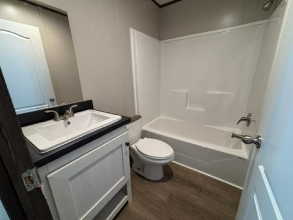 2023 31RSV16682XH23  Home