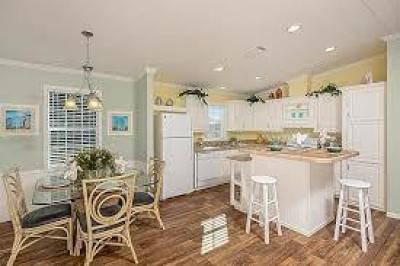 Photo 4 of 15 of home located at 1991 Douglas Lane Lot 298 Tarpon Springs, FL 34689