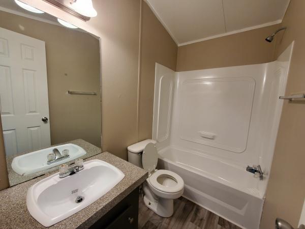 1999 REDMAN HOMES. INC. SHERATON Mobile Home