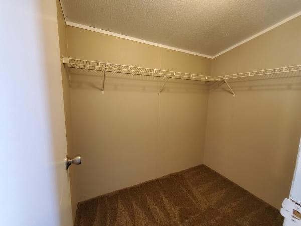 1999 REDMAN HOMES. INC. SHERATON Mobile Home