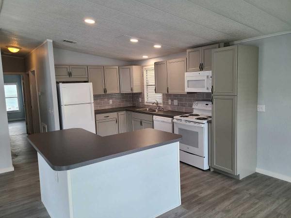 1986 Fleetwood Manufactured Home