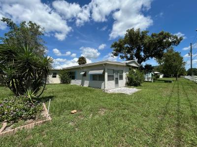 Photo 5 of 23 of home located at 85 Rose Drive Fruitland Park, FL 34731